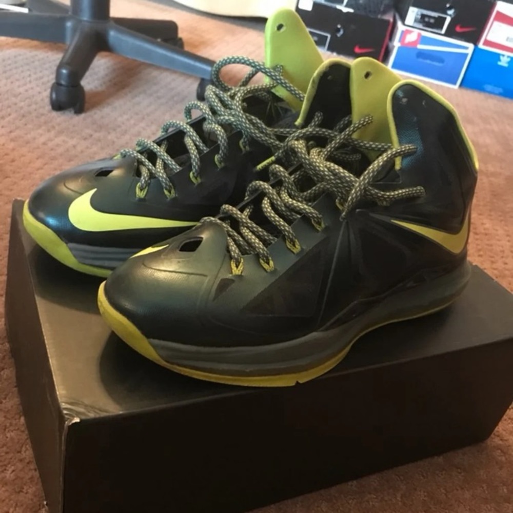 Nike LeBron X “Dunkman”